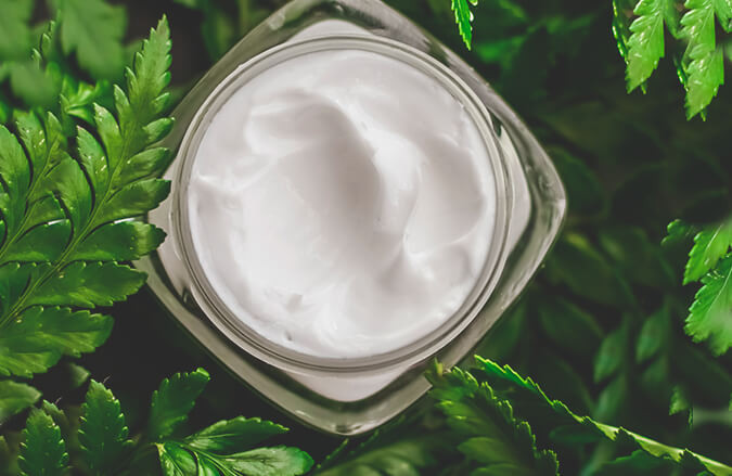 Crema casera de día para piel acnéica con aceite de neem