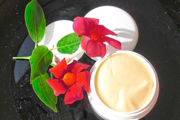 Loción anticelulitis con cafeína y aceite de algas