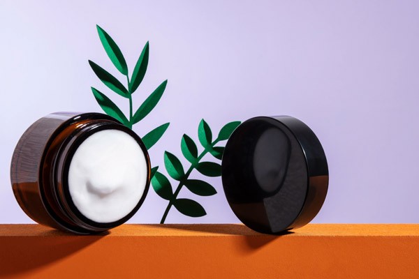 Crema hidratante para contorno de ojos